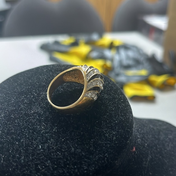 Black stoned ring - Picture 2 of 2